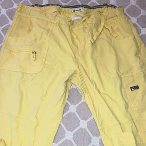 Koi scrubs large yellow